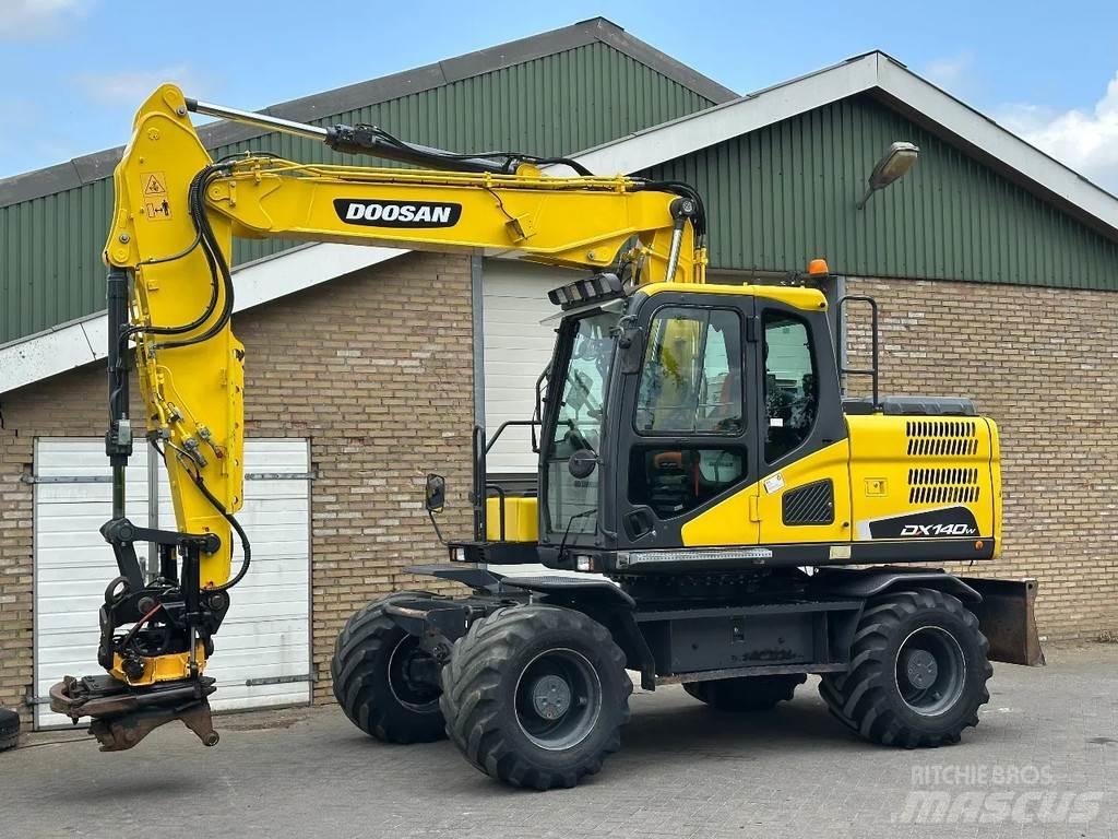 Doosan DX140W-5 Колёсные экскаваторы