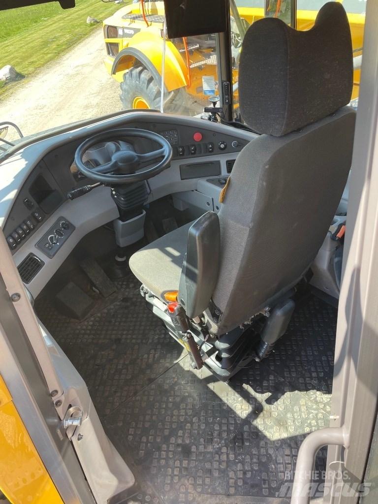 Volvo A30G Шарнирно-сочленённые самосвалы