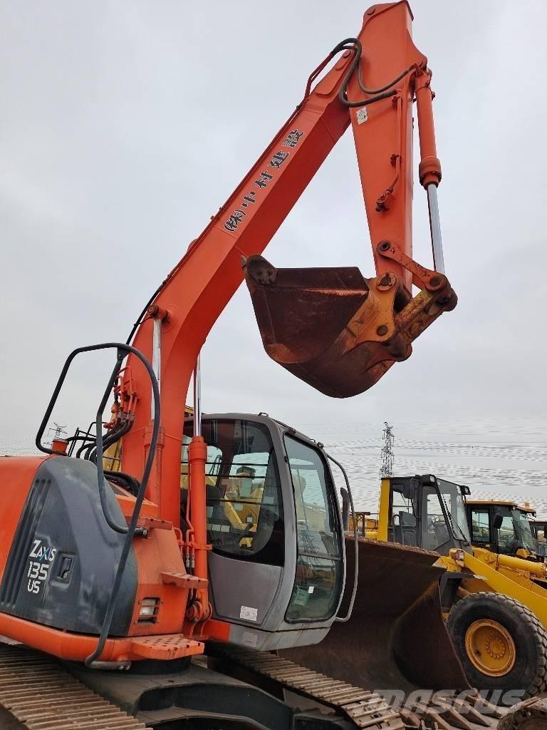 Hitachi ZX 135 US Гусеничные экскаваторы