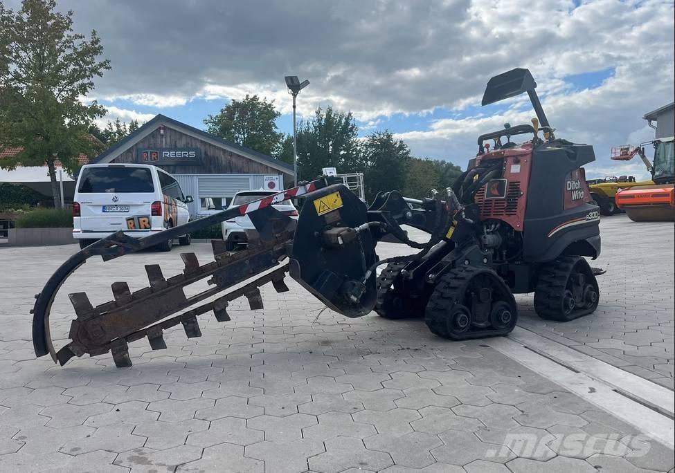 Ditch Witch R300 Гусеничные самосвалы