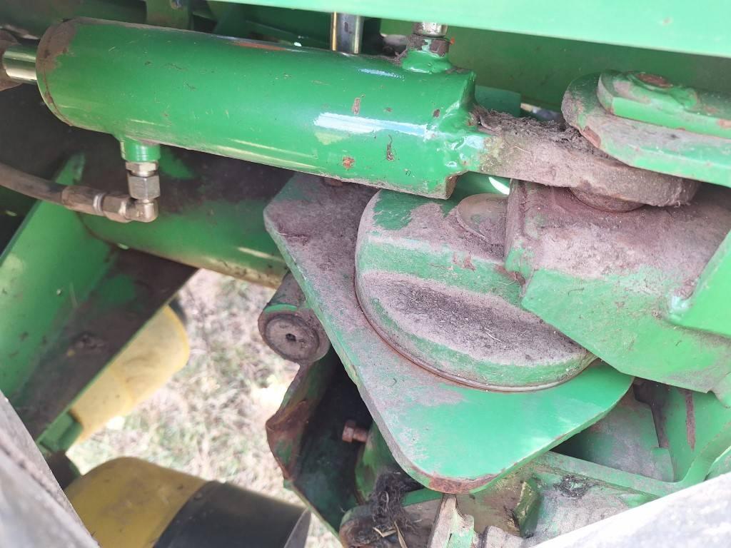 John Deere 328 Косилки плющилки