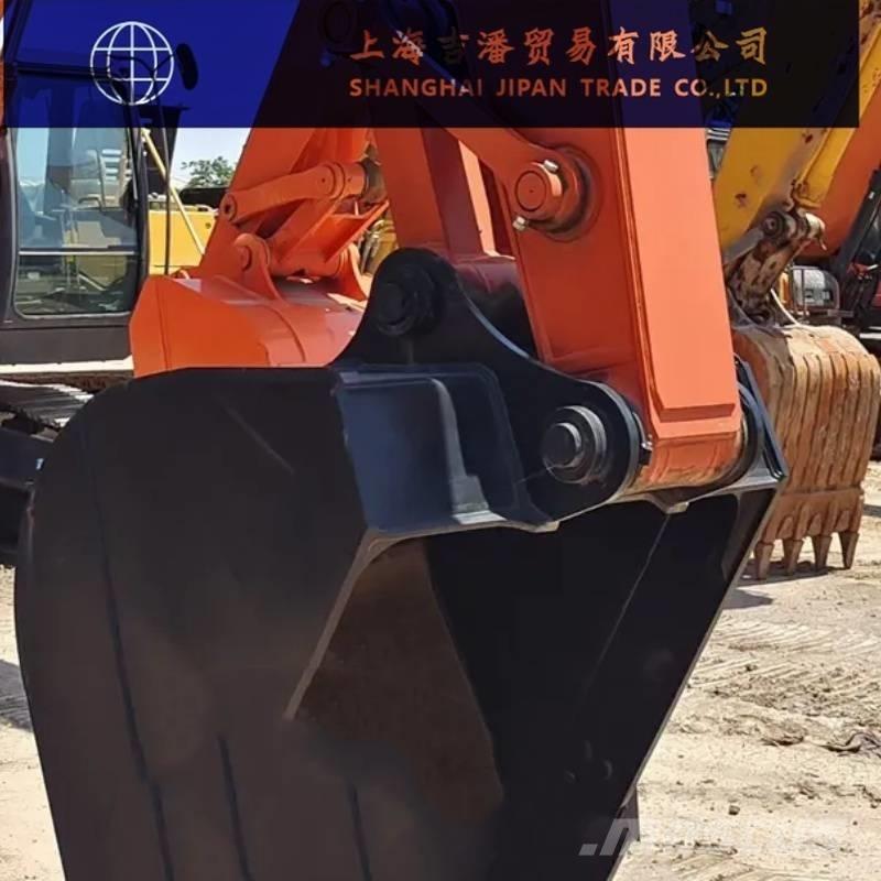 Hitachi ZX 210 Гусеничные экскаваторы