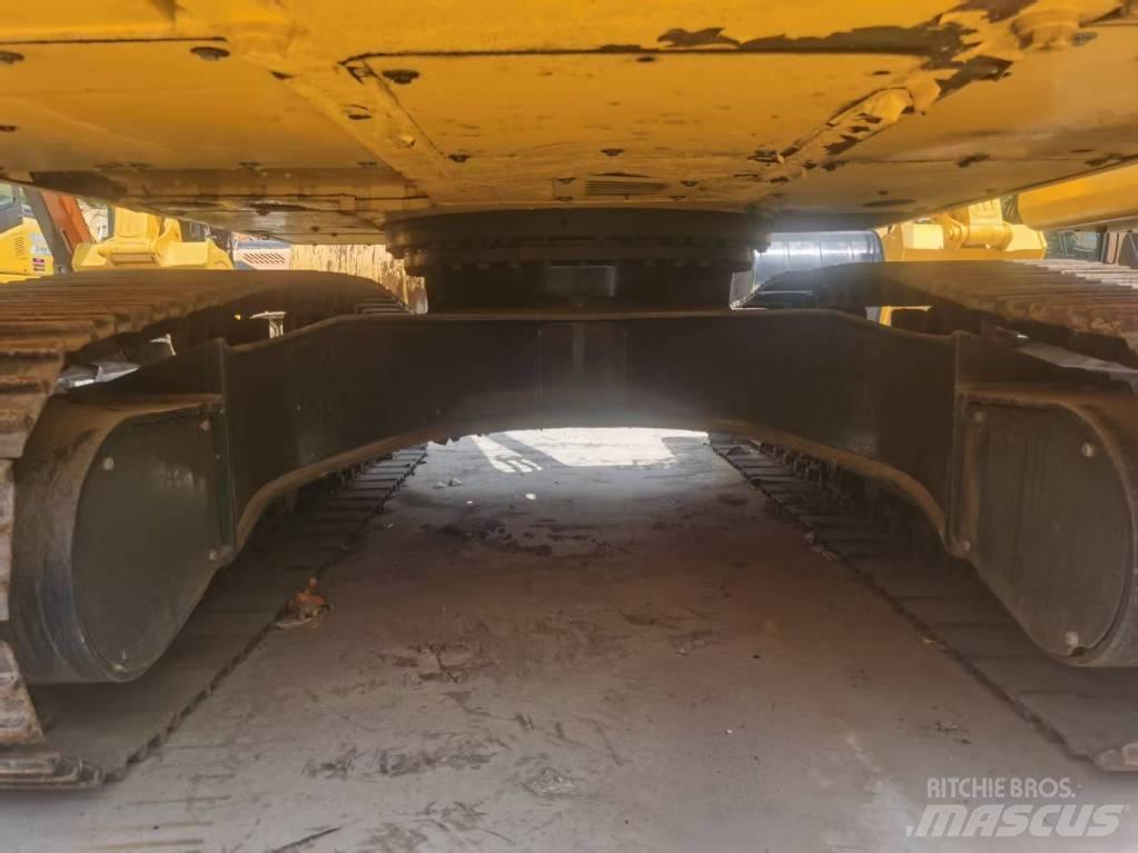Komatsu PC 200 Гусеничные экскаваторы