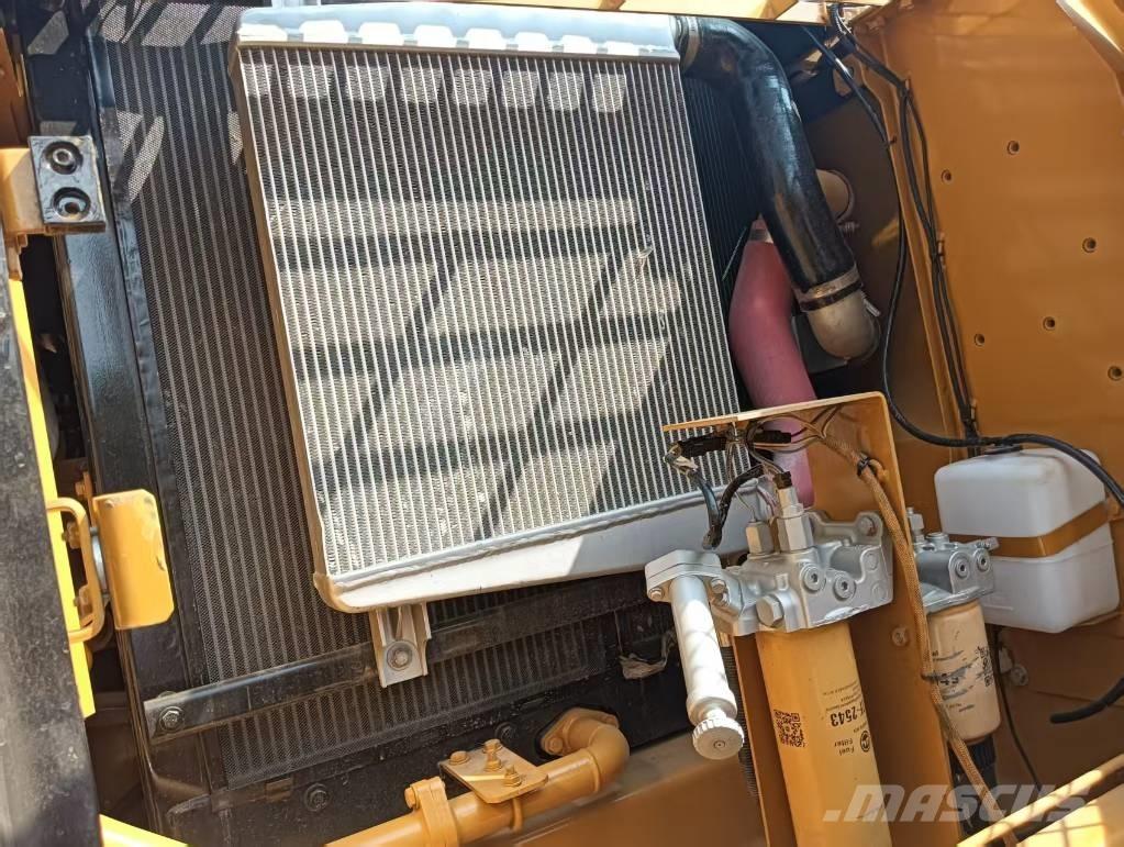 CAT 330 D Гусеничные экскаваторы