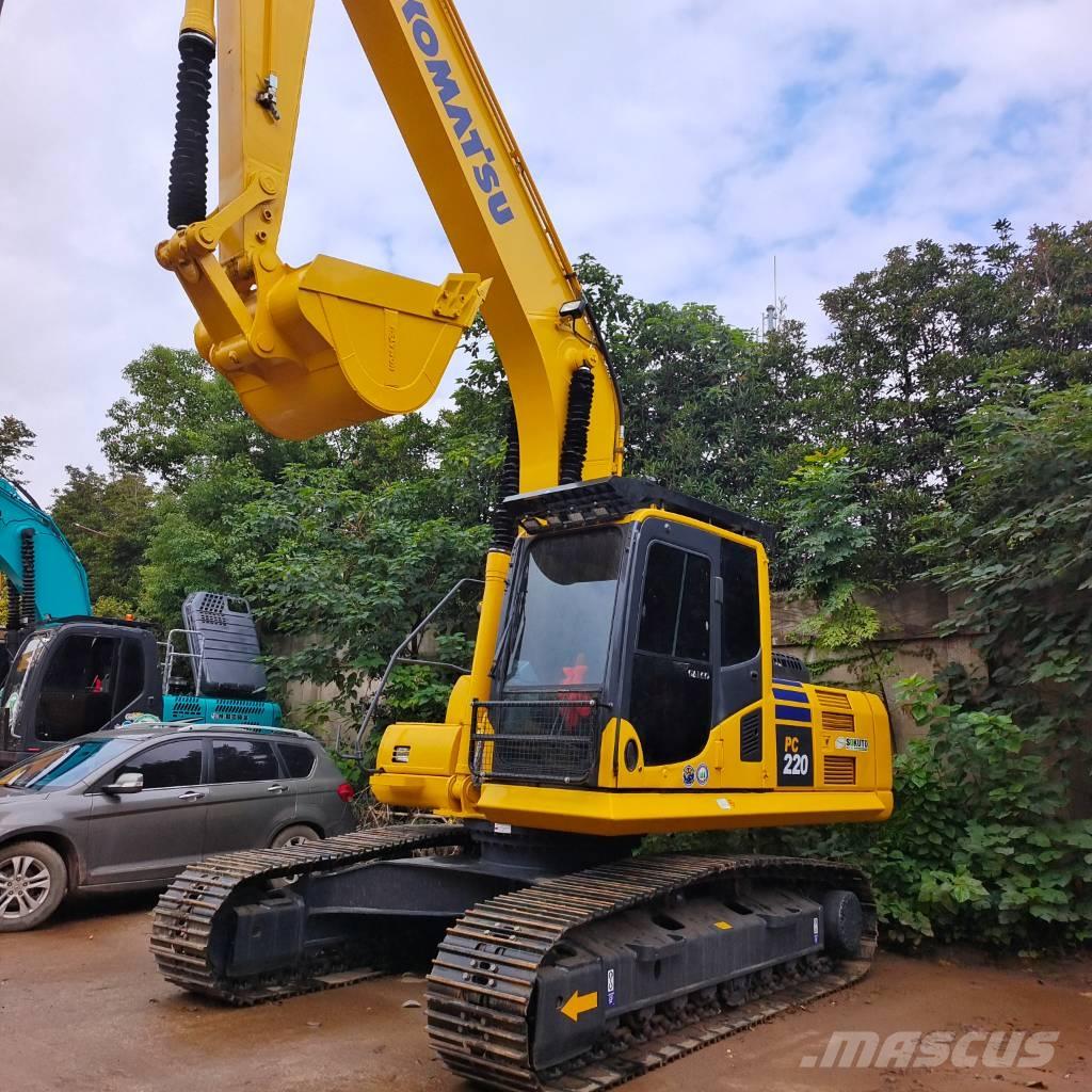 Komatsu PC 220 Гусеничные экскаваторы