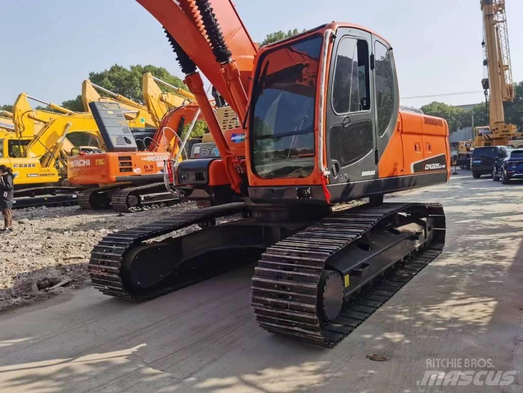 Doosan DX 225LC-9C Гусеничные экскаваторы