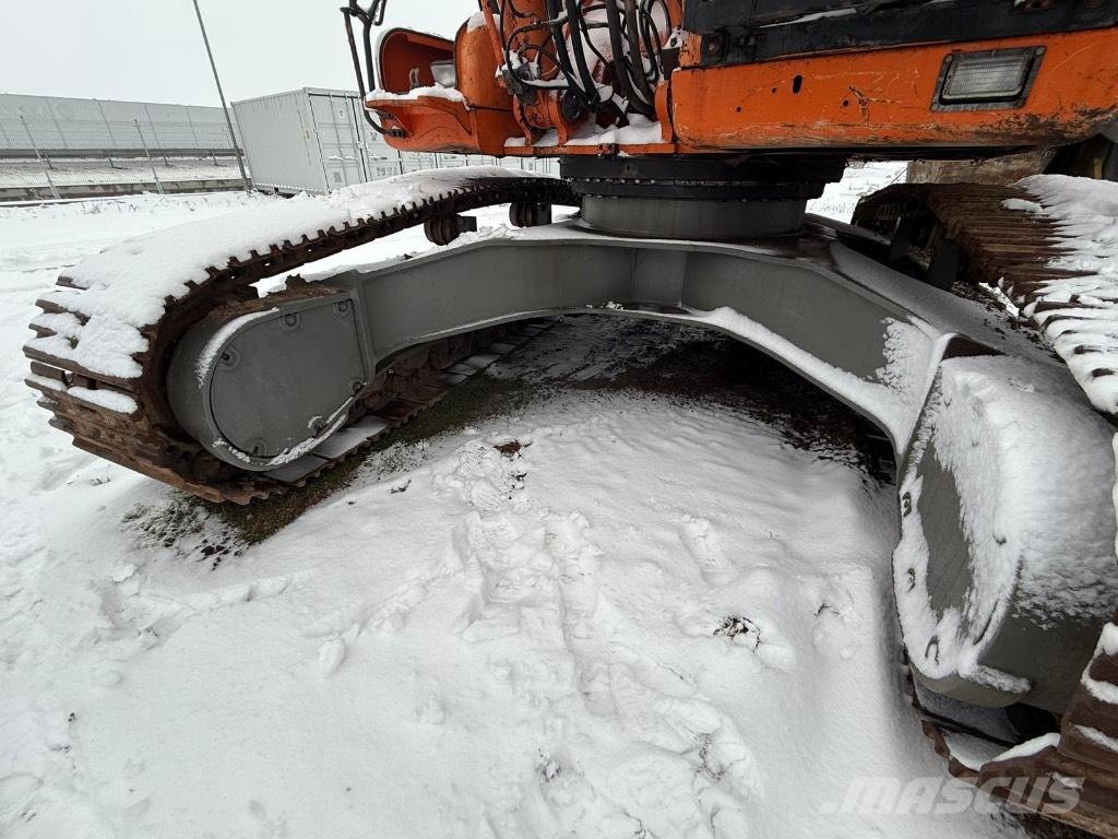 Doosan DX 420 LC Crawler excavators