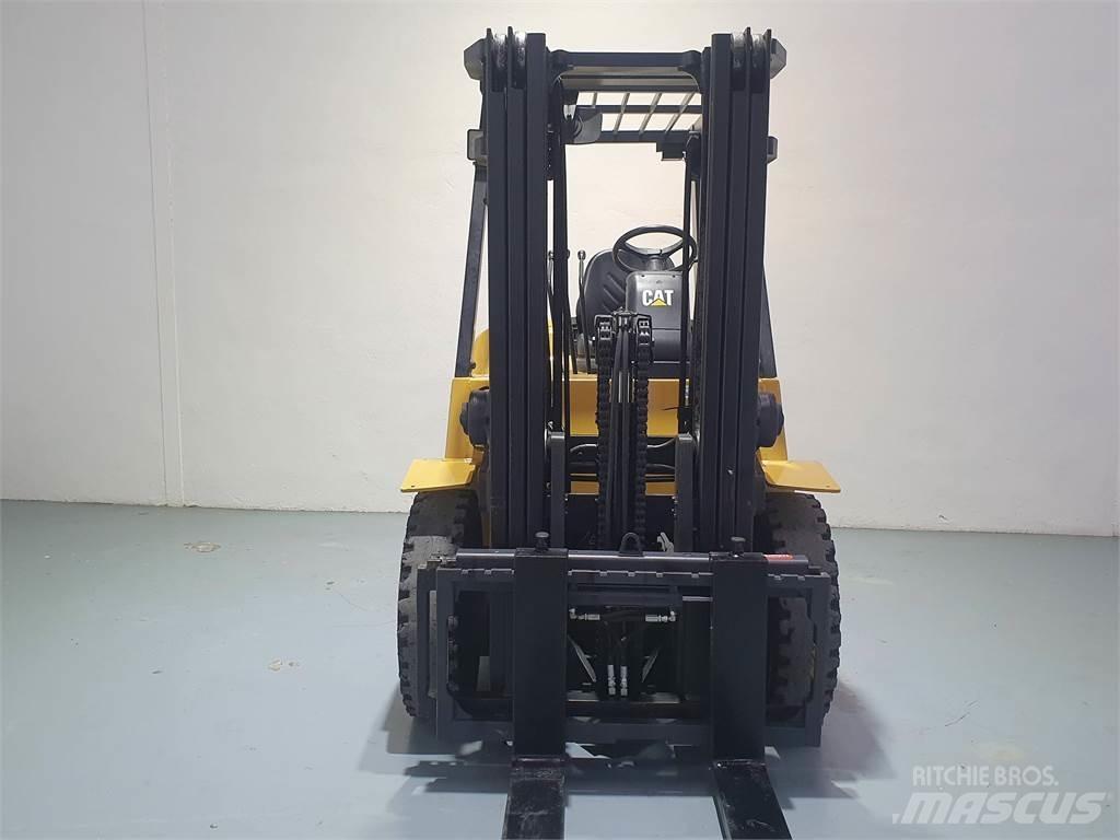 CAT DP40K MC Дизельные погрузчики