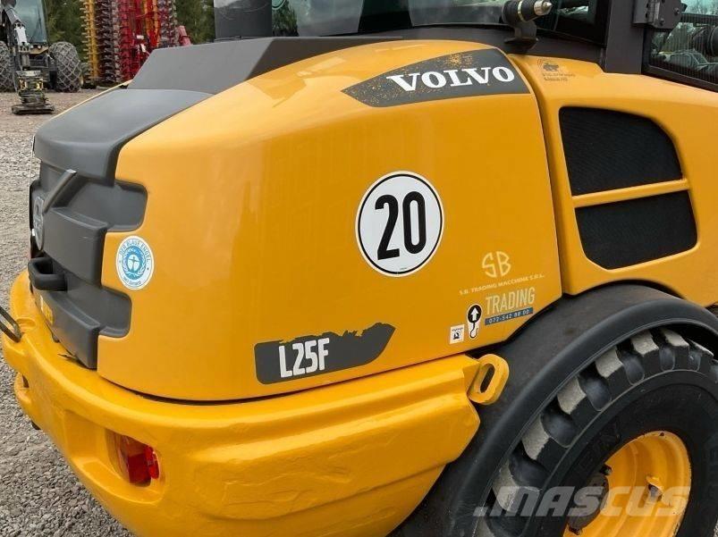 Volvo L 25 F Фронтальные погрузчики