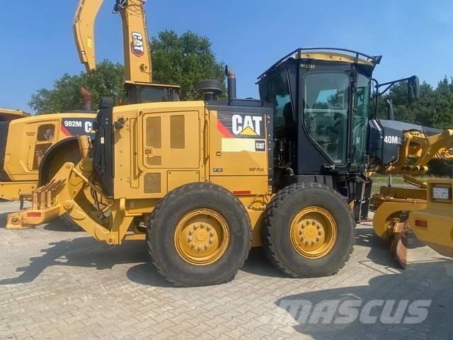 CAT 140M Грейдеры