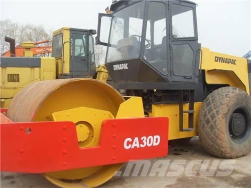 Dynapack CA 301 D Грунтовые катки