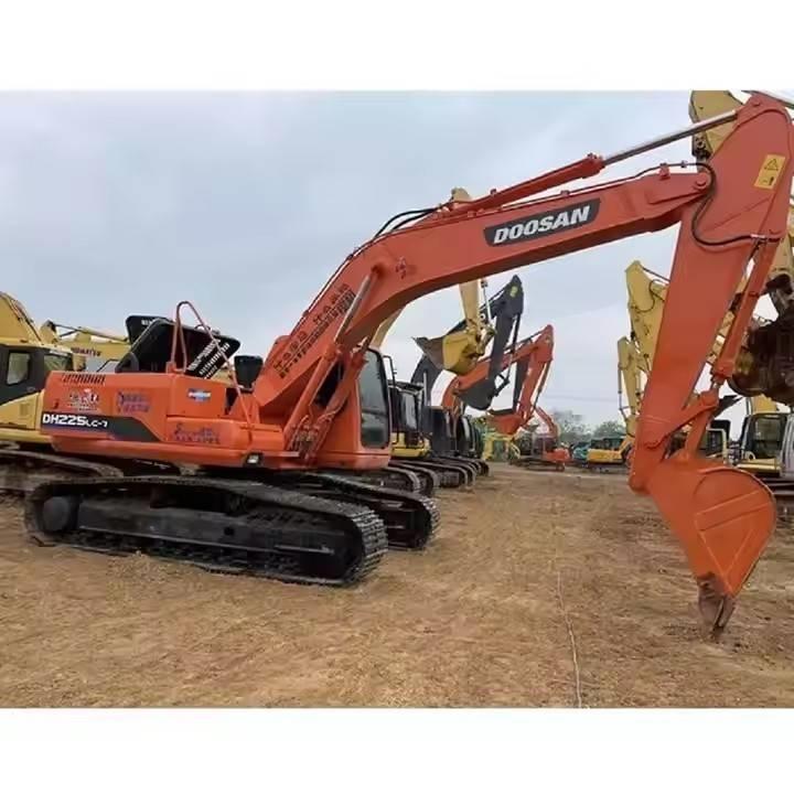 Doosan DH 225 Гусеничные экскаваторы