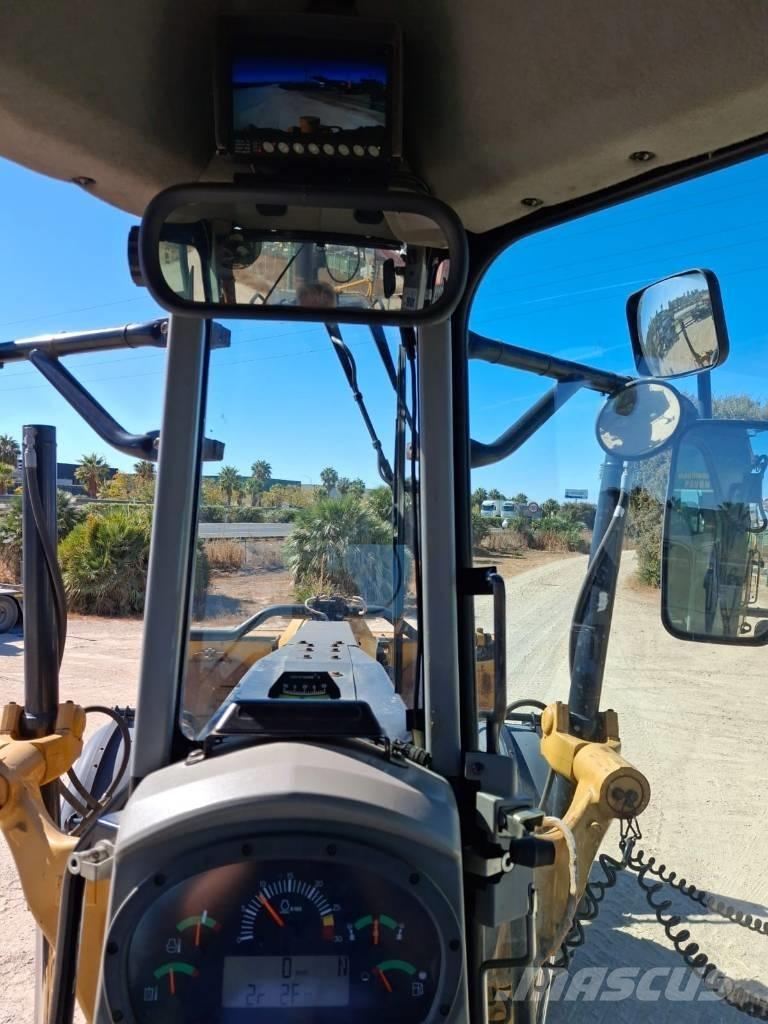 CAT 120 M 2 AWD Грейдеры