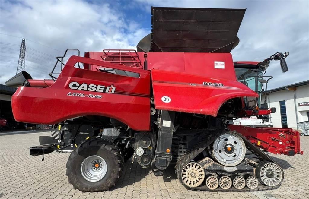 Case IH AF 8250 Зерноуборочные комбайны