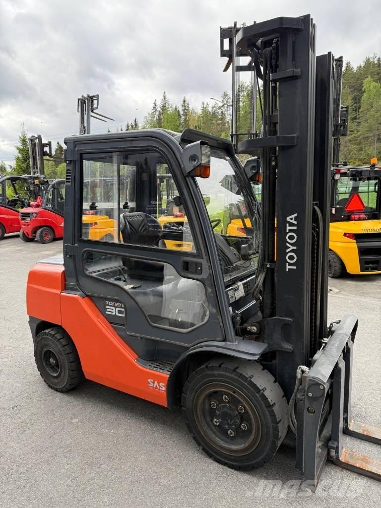 Toyota 02-8 FDF 30 Дизельные погрузчики