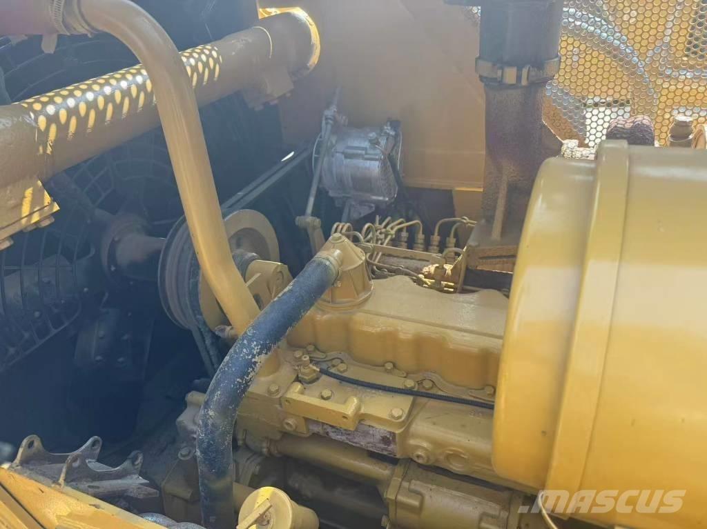 CAT D 6 G Гусеничные бульдозеры