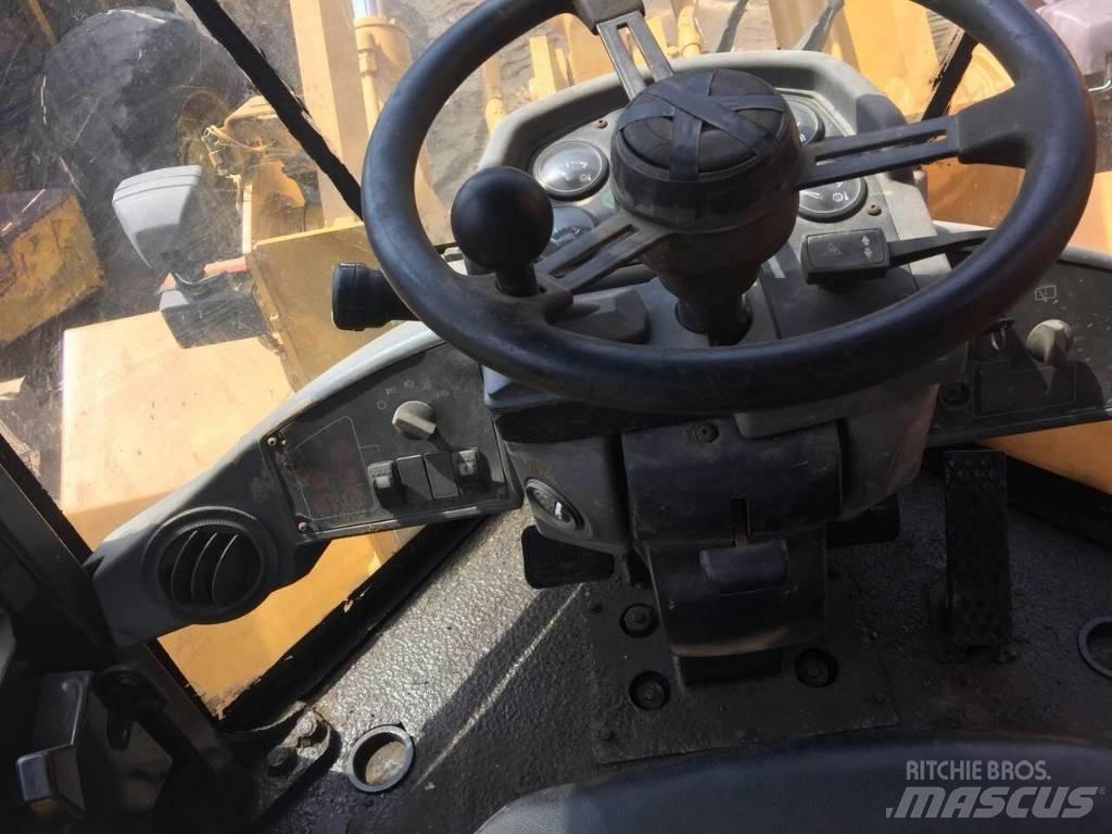 CAT 938 G Фронтальные погрузчики