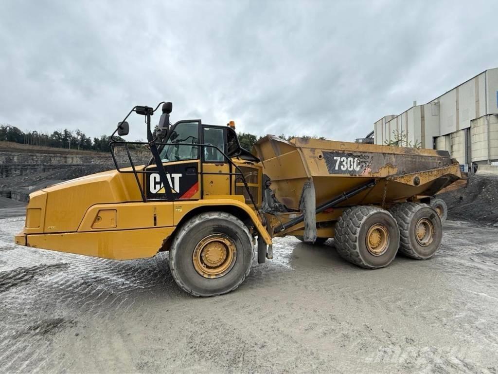 CAT 730C Шарнирно-сочленённые самосвалы