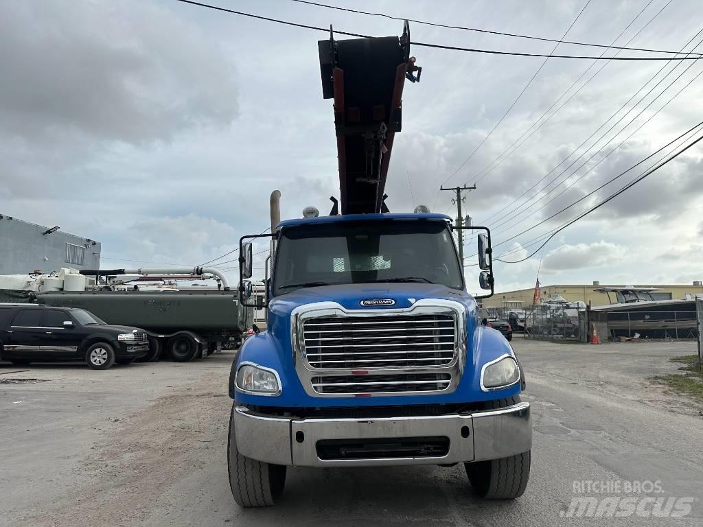 Freightliner M2 Грузовики-платформы/боковая разгрузка