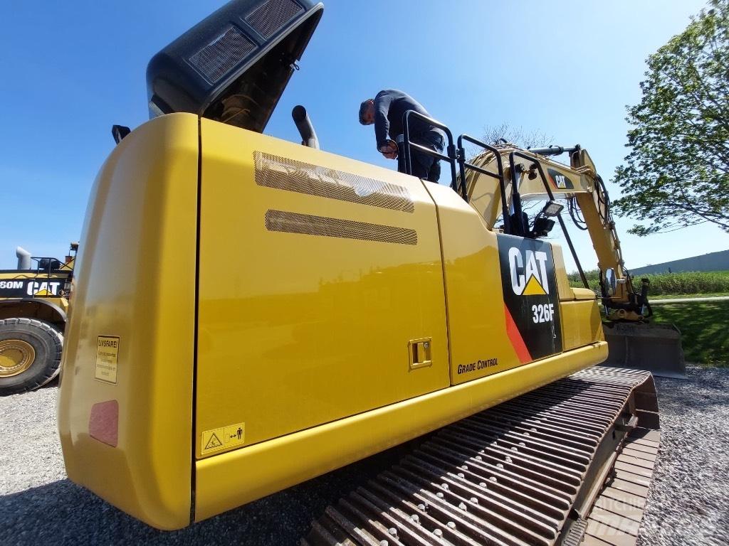 CAT 326 F L Гусеничные экскаваторы