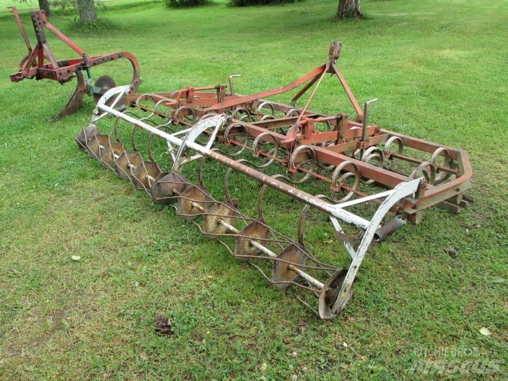 Massey Ferguson 590 Трактора