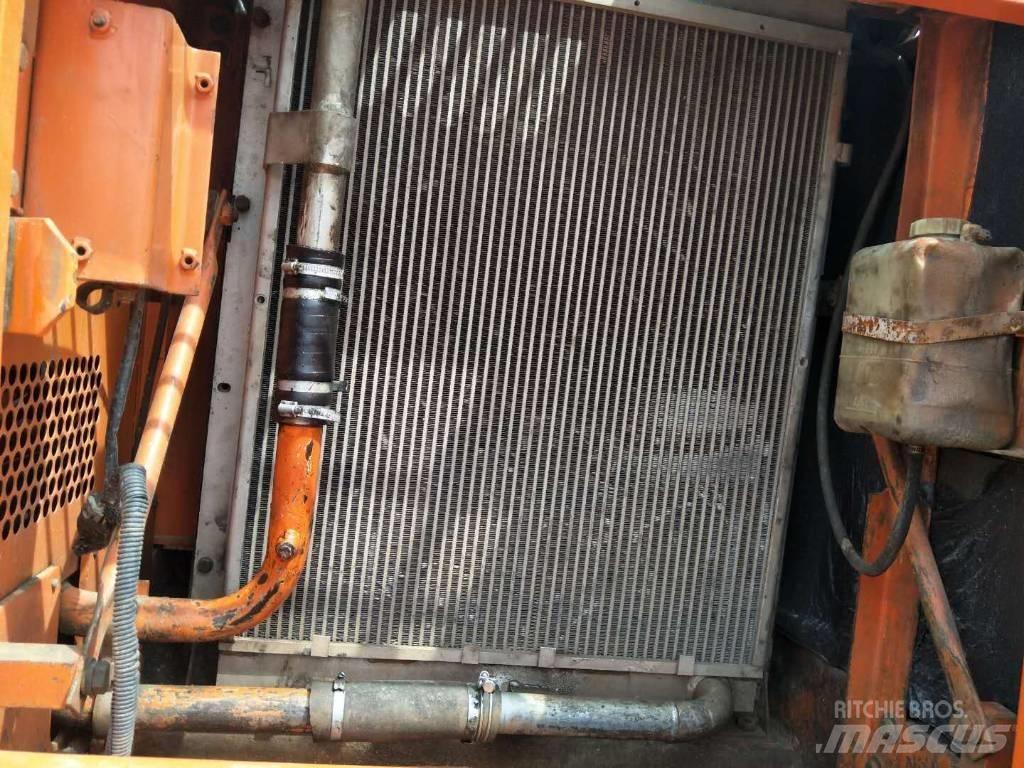 Doosan DX 225 LC Гусеничные экскаваторы