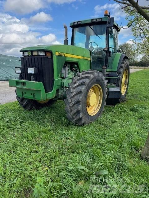 John Deere 8200 Трактора
