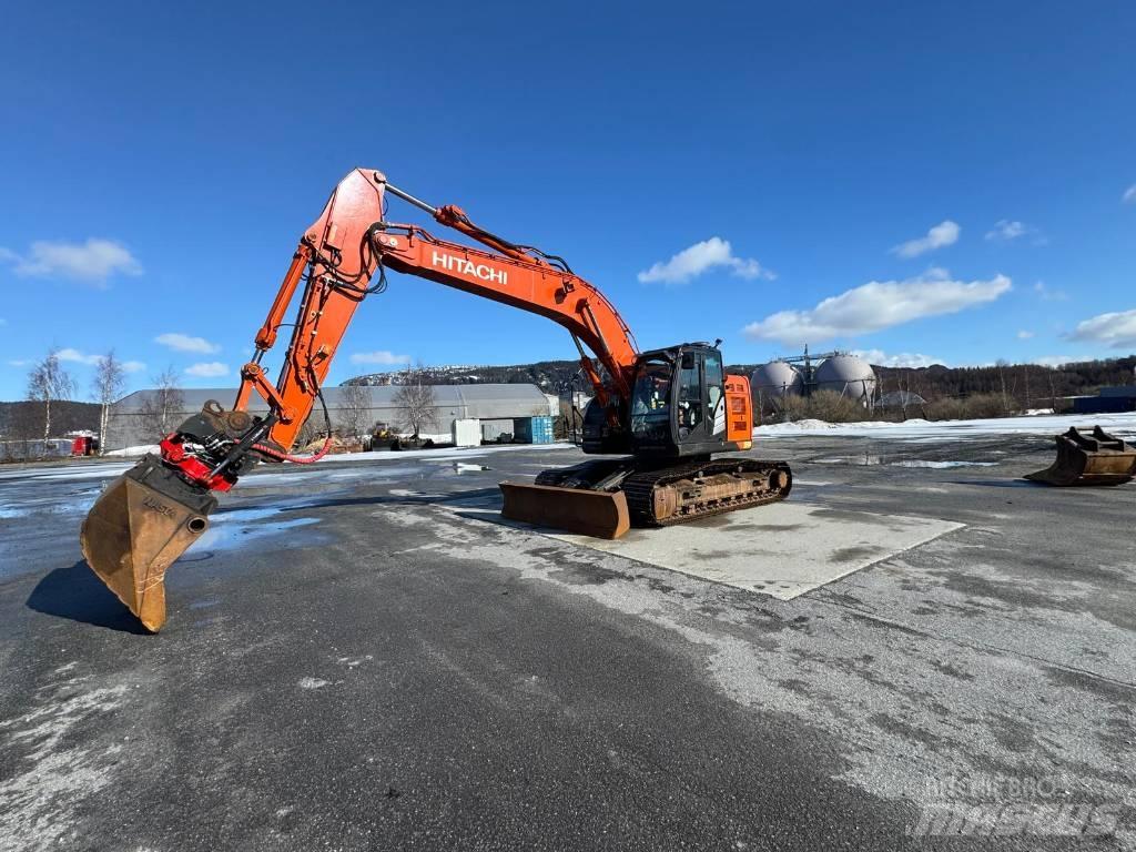 Hitachi ZX 225 US Гусеничные экскаваторы
