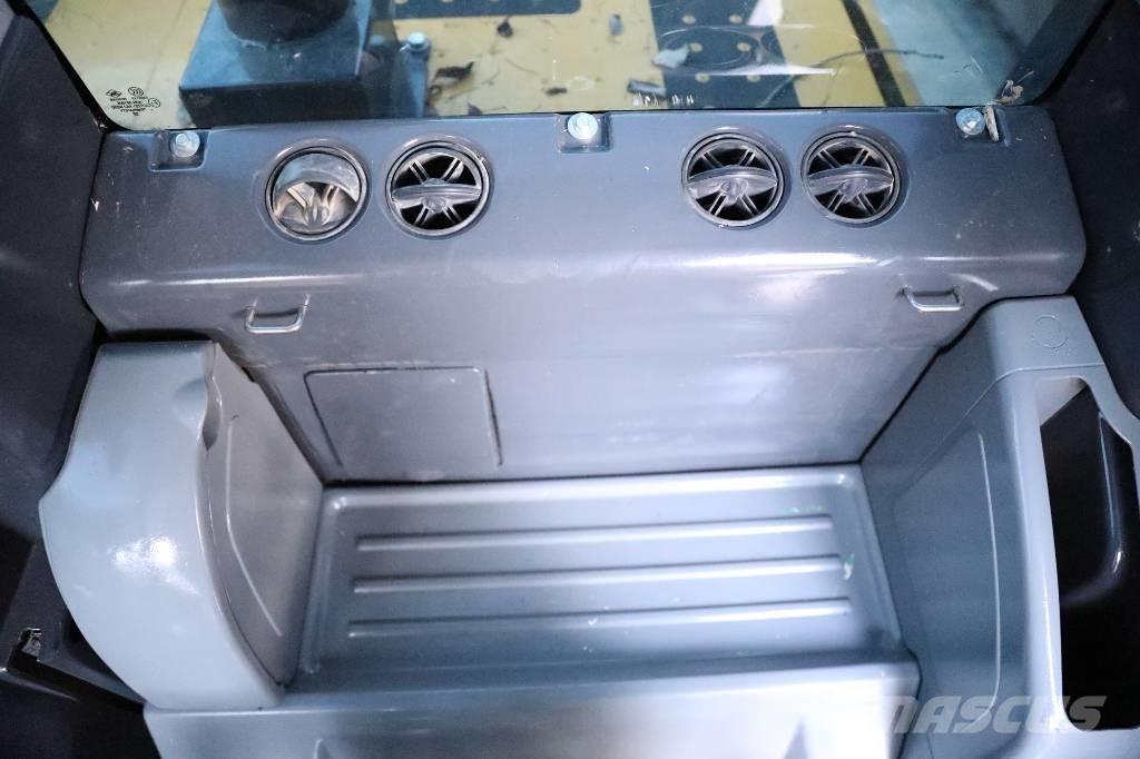 Komatsu PC 210-8 Гусеничные экскаваторы