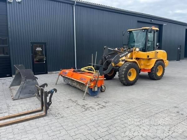 Volvo L 30 G Фронтальные погрузчики