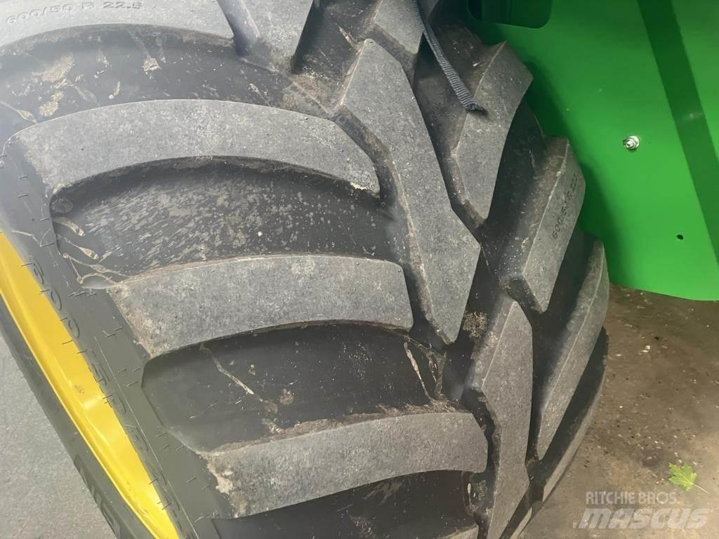 John Deere V461R Рулонные пресс-подборщики