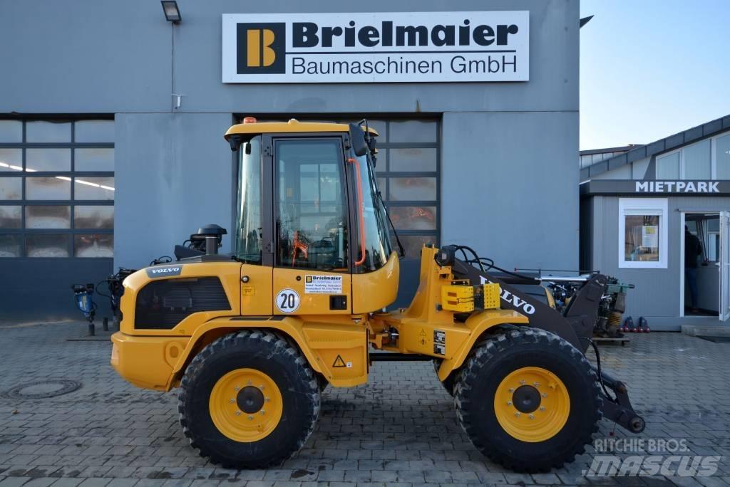 Volvo L 30 H Фронтальные погрузчики