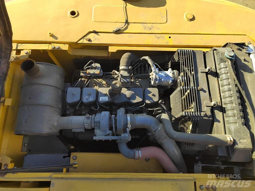 Komatsu PC220-7 Гусеничные экскаваторы