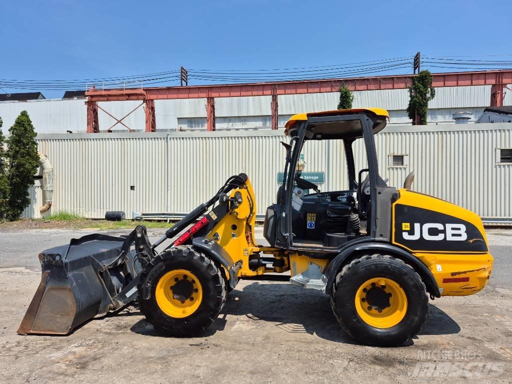 JCB 406 B Фронтальные погрузчики