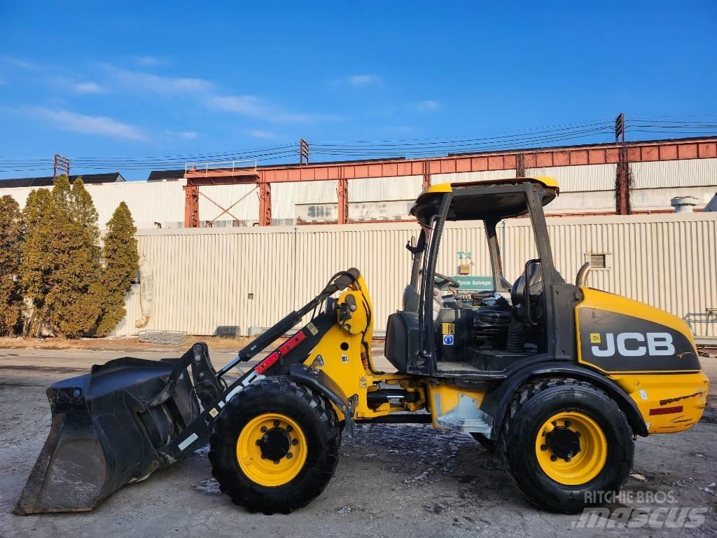 JCB 406 B Фронтальные погрузчики