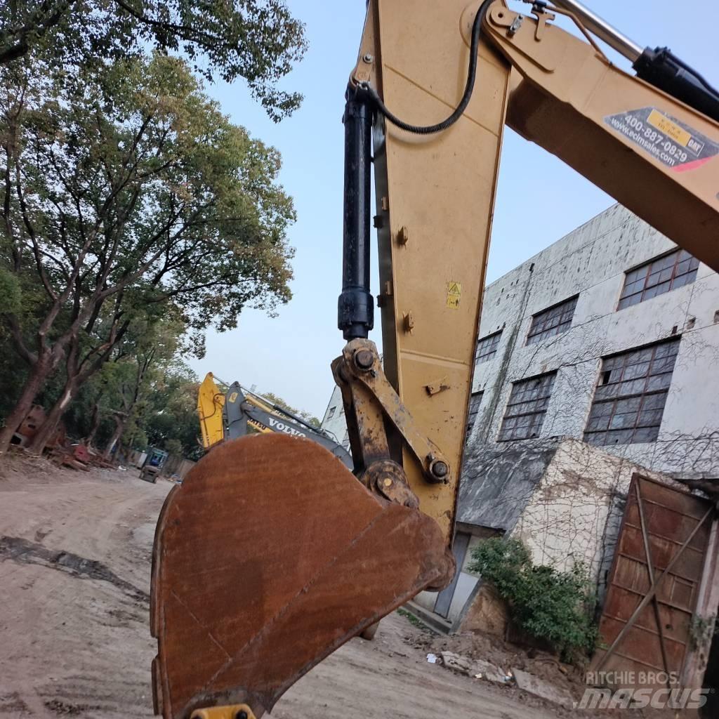 CAT 330GC Гусеничные экскаваторы