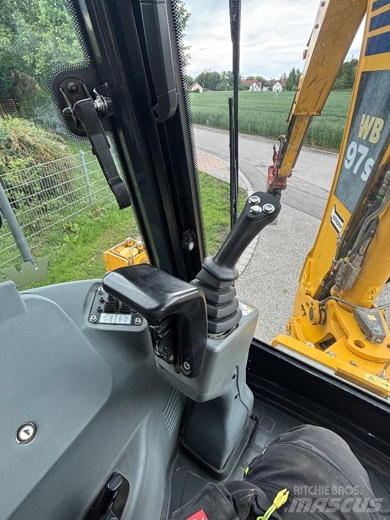 Komatsu WB 97 S Экскаваторы-погрузчики