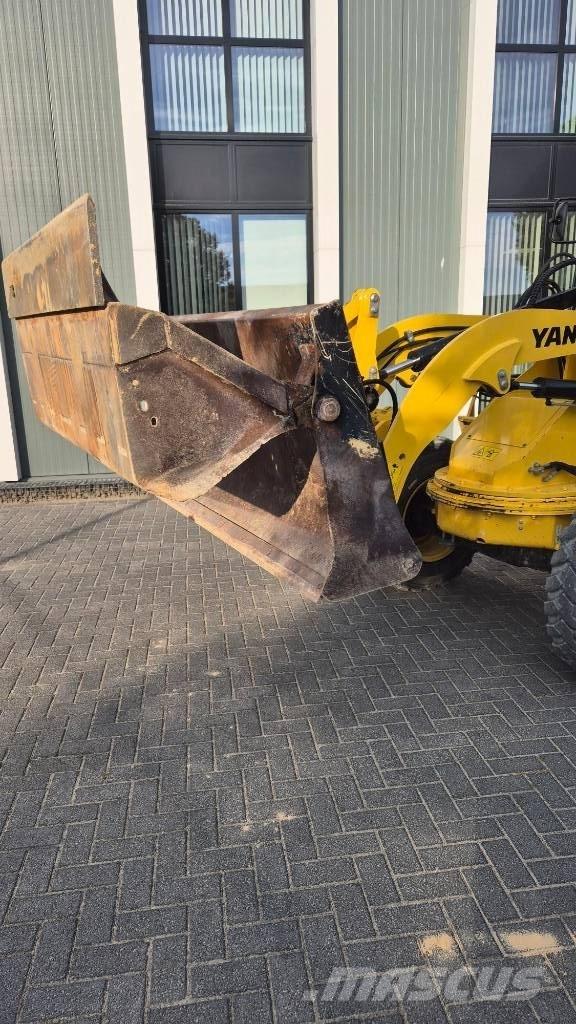 Yanmar V70s Фронтальные погрузчики