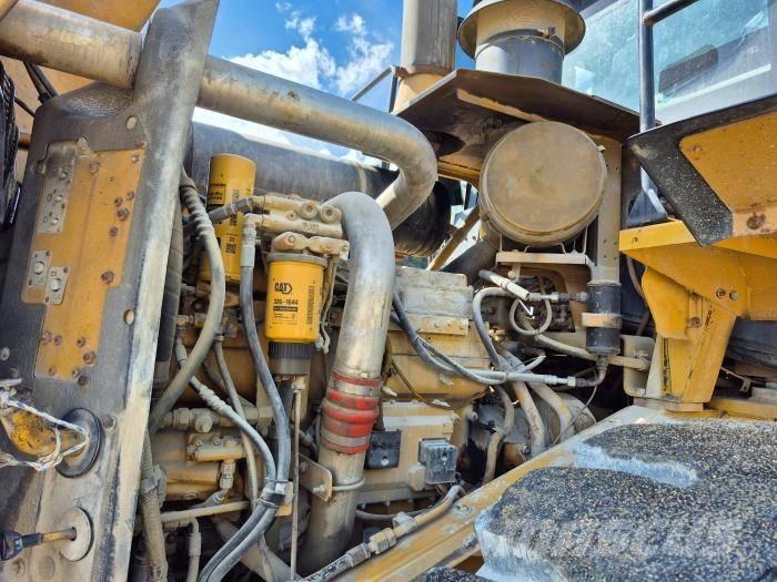 CAT 966G-2 Фронтальные погрузчики