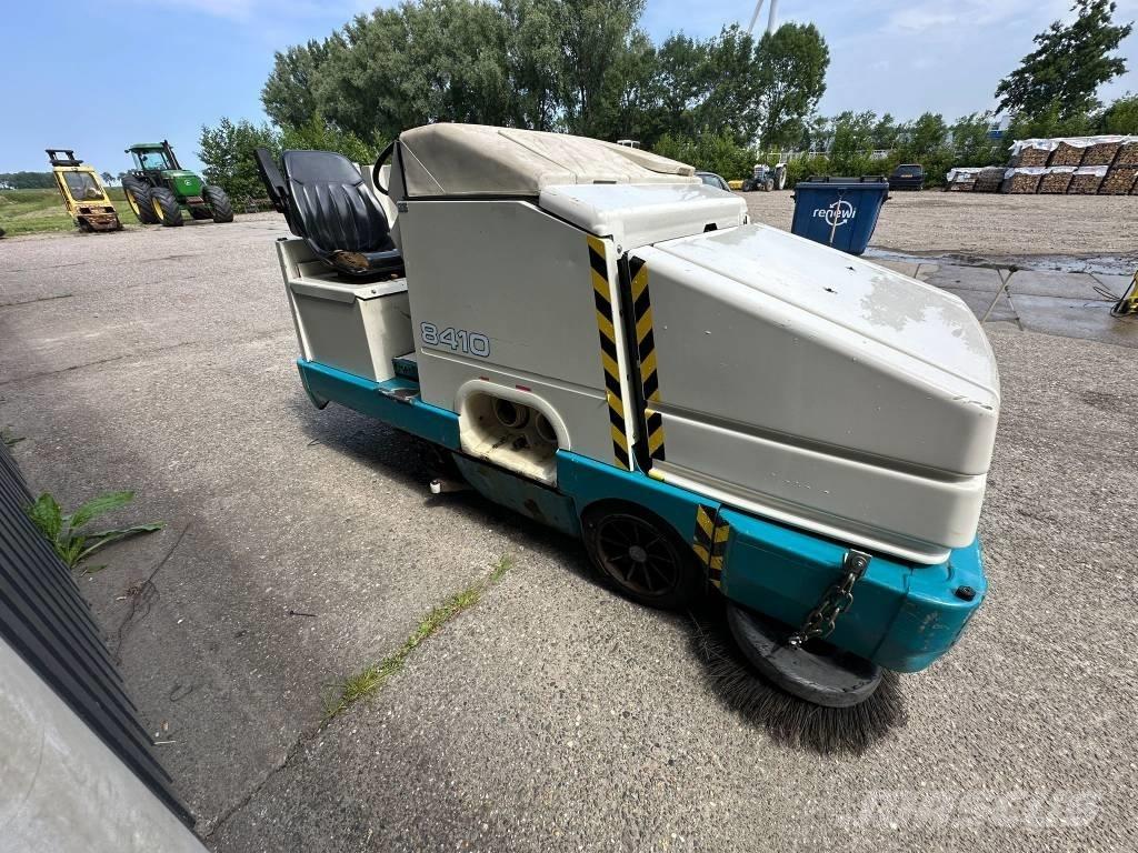 Tennant 8410 Вакуумные уборочные машины