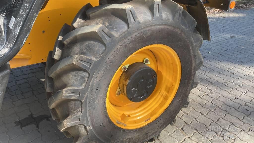 JCB 535 V 125 Телескопические погрузчики