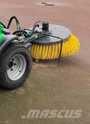 Avant Karusellborste Навесные щетки