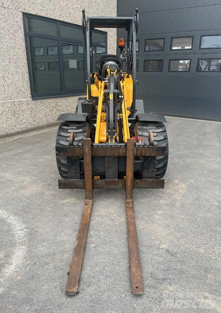 Schäffer 2445S Малые погрузчики