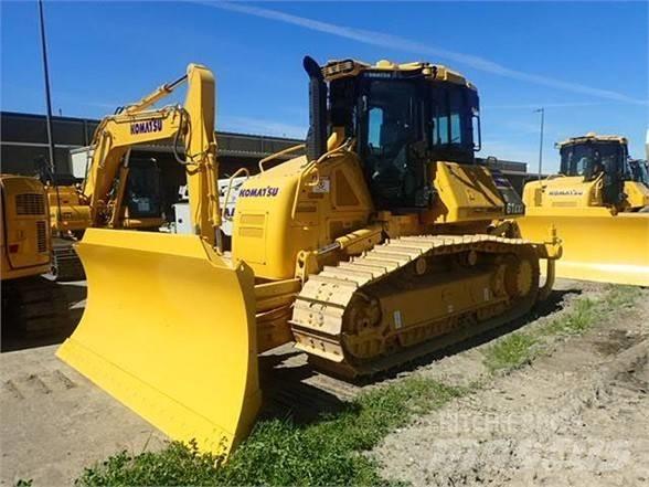 Komatsu D61EXi-24 Гусеничные бульдозеры