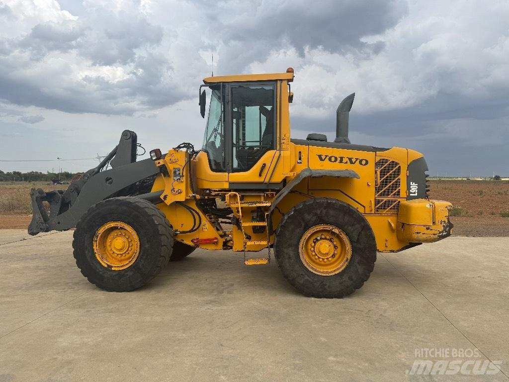 Volvo L90F Фронтальные погрузчики