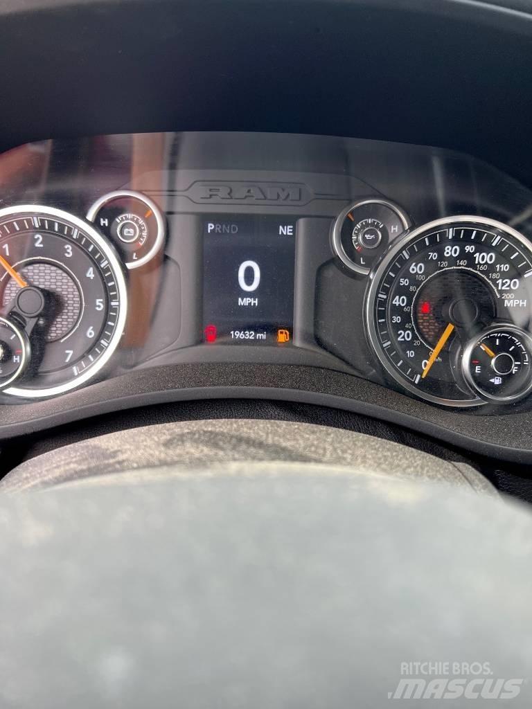 RAM 5500 Грузовики-платформы/боковая разгрузка