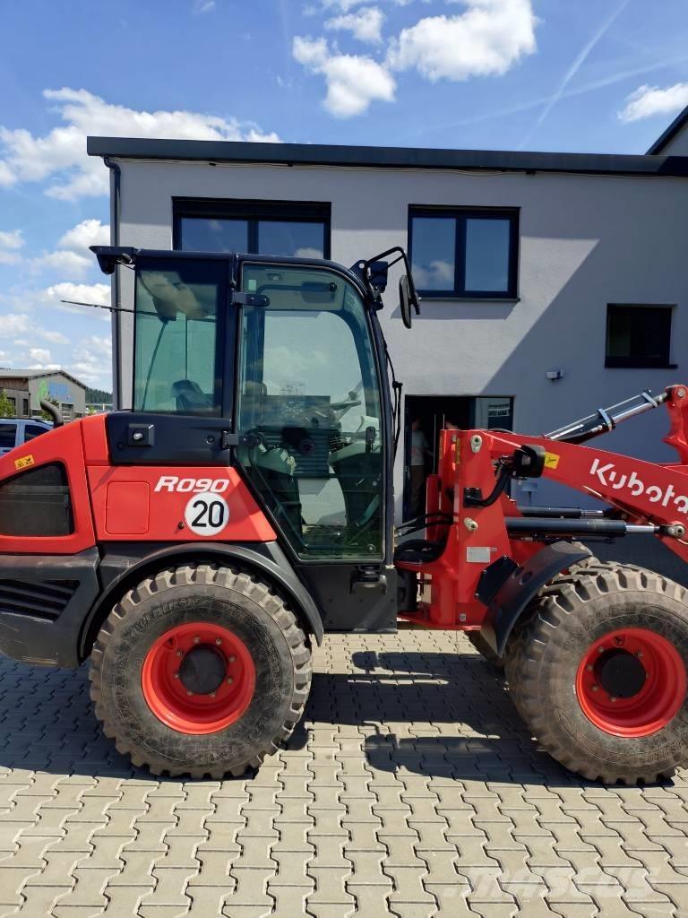 Kubota R 090 Фронтальные погрузчики