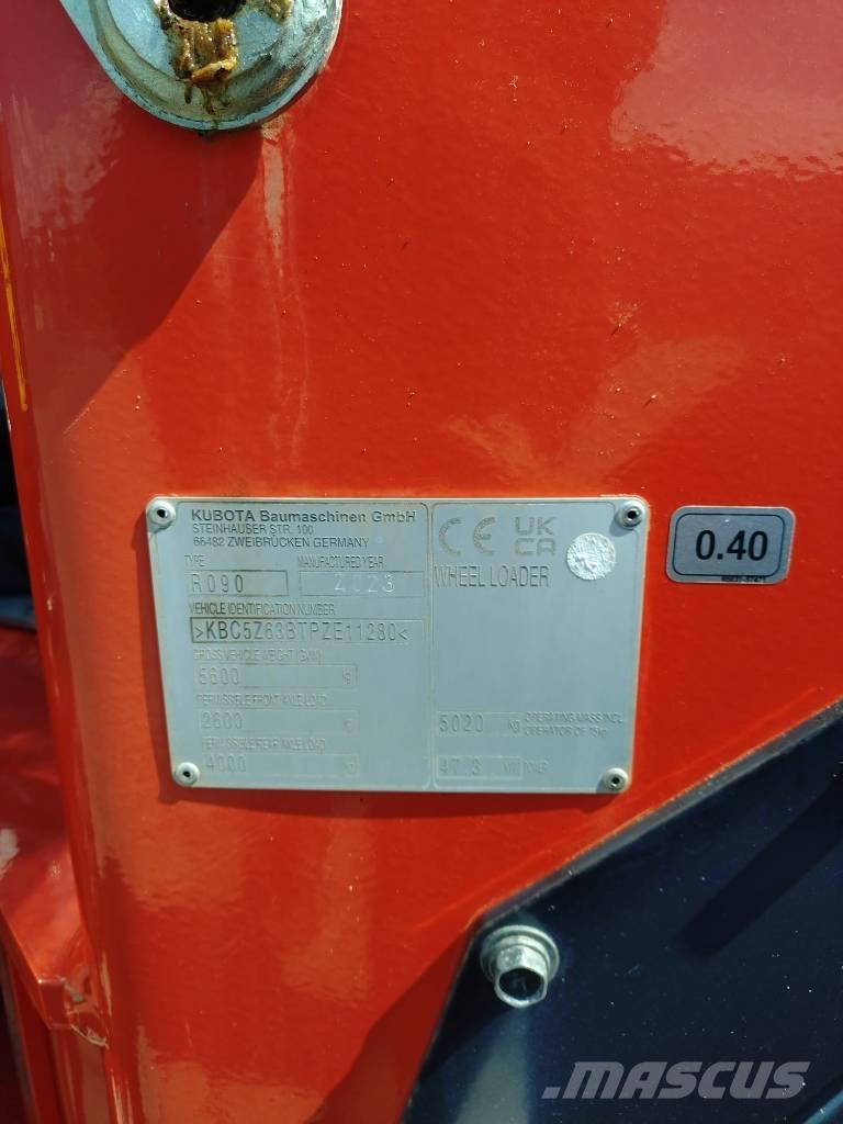 Kubota R 090 Фронтальные погрузчики
