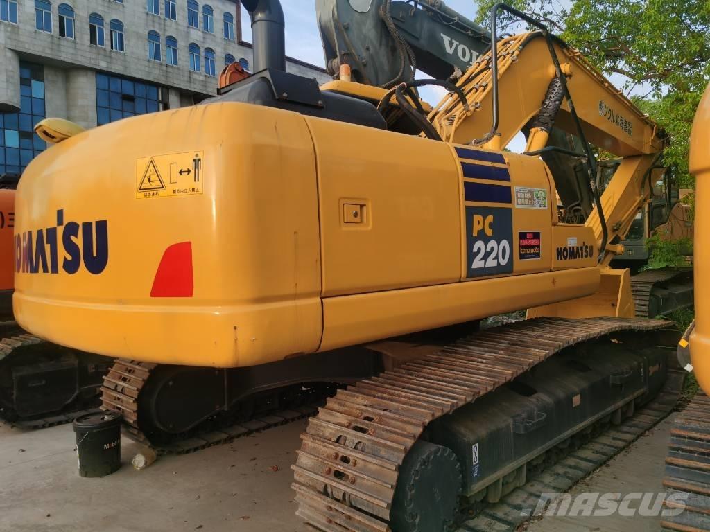 Komatsu PC 220-7 Гусеничные экскаваторы