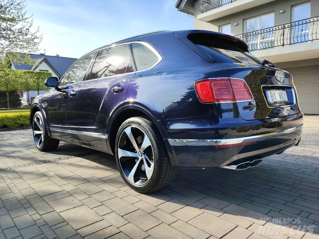 Bentley Bentayga V8 Легковые автомобили